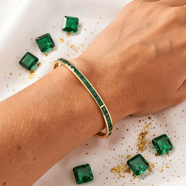 Art Deco Yellow Gold Baguette Cut Green Emerald Bangle Bracelet For Women