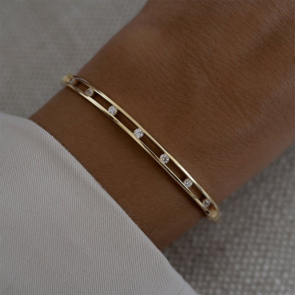 Luxury Jewelry Classic Channel Setting Round Cut White Sapphire Bangle Bracelet For Women