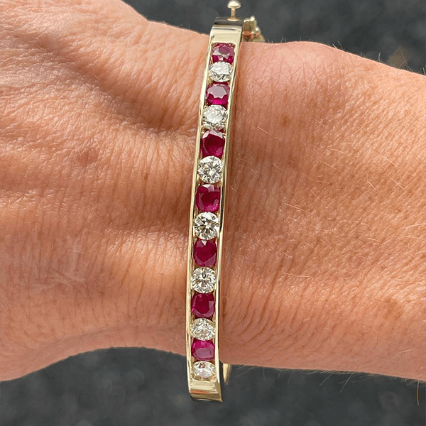 Luxury Jewelry Classic Golden Channel Setting Cushion & Round Cut Ruby White Sapphire Bangle Bracelet For Women