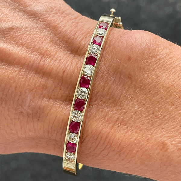 Luxury Jewelry Classic Golden Channel Setting Cushion & Round Cut Ruby White Sapphire Bangle Bracelet For Women