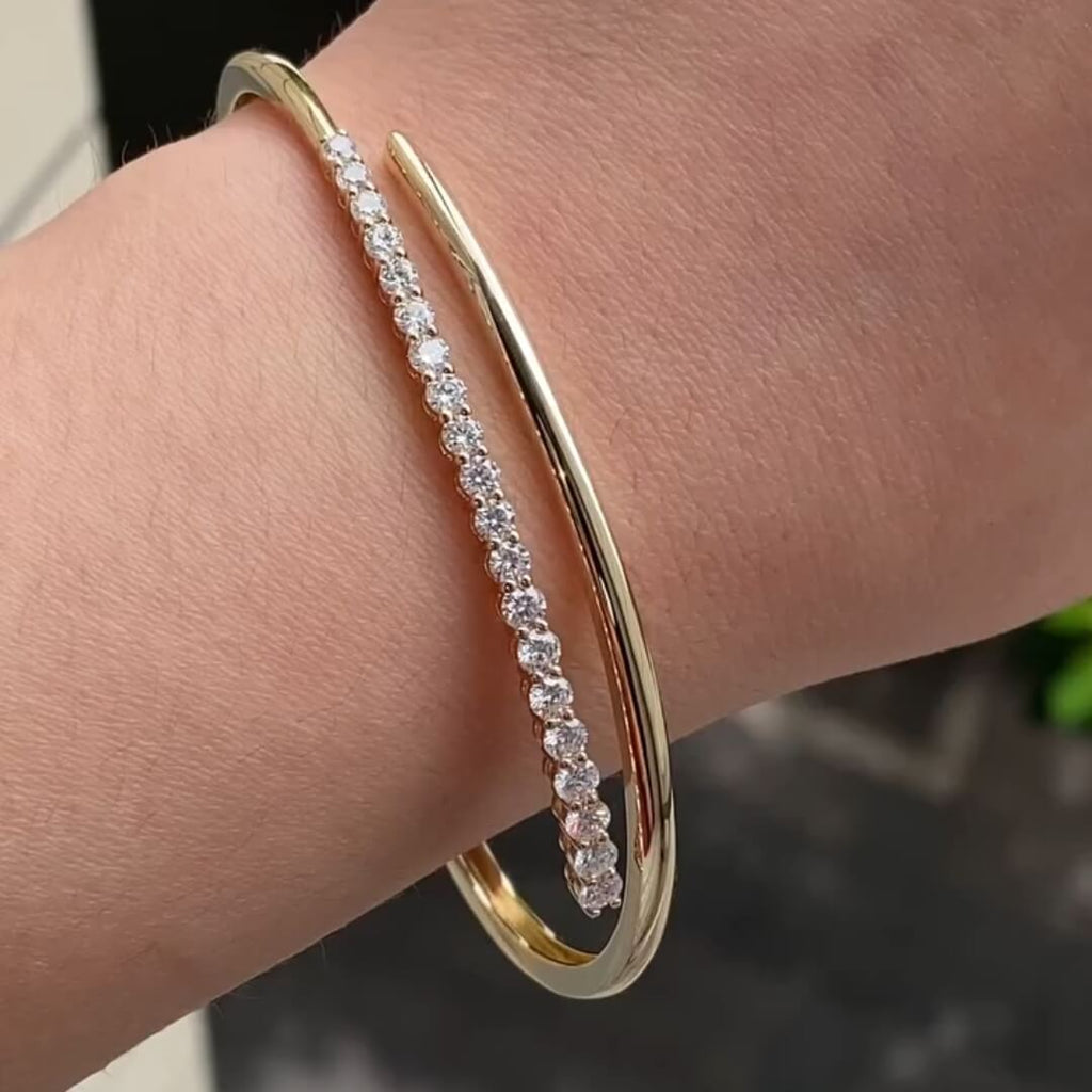 Fashion Open Design Golden Round Cut White Sapphire Bangle Bracelet For Women