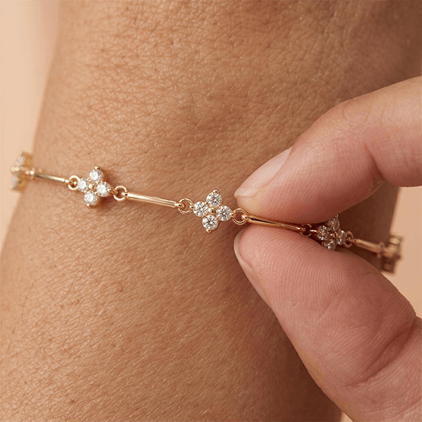 Fashion Cluster Design Yellow Gold Round Cut White Sapphire Layering Bracelet For Women