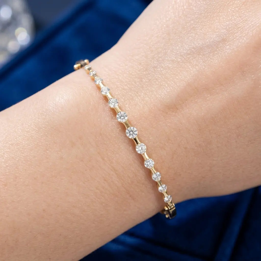 Luxury Jewelry Half Bezel Round Cut White Sapphire Bangle Bracelet For Women