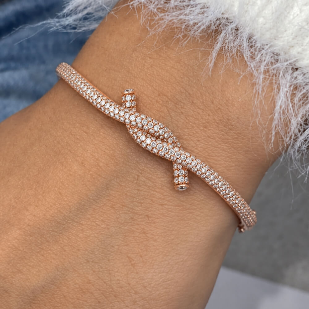 Luxury Jewelry Knot Design Pave Setting Rose Gold Round Cut White Sapphire Bangle Bracelet For Women