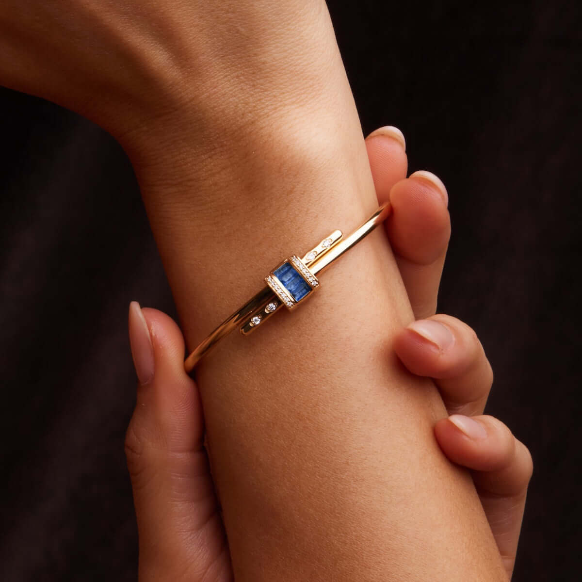 Unique Design Yellow Gold Baguette Cut Blue Sapphire Bangle Bracelet For Women