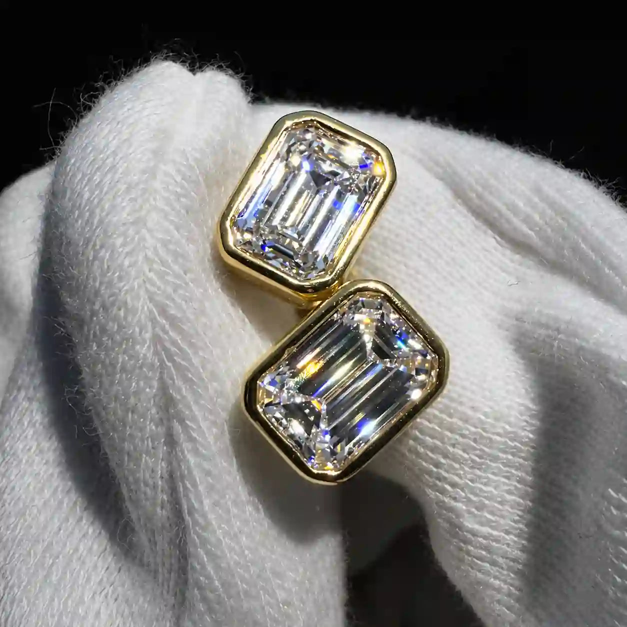 Luxury Jewelry Classic Solitaire Golden Bezel Emerald Cut White Sapphire Stud Earrings For Women