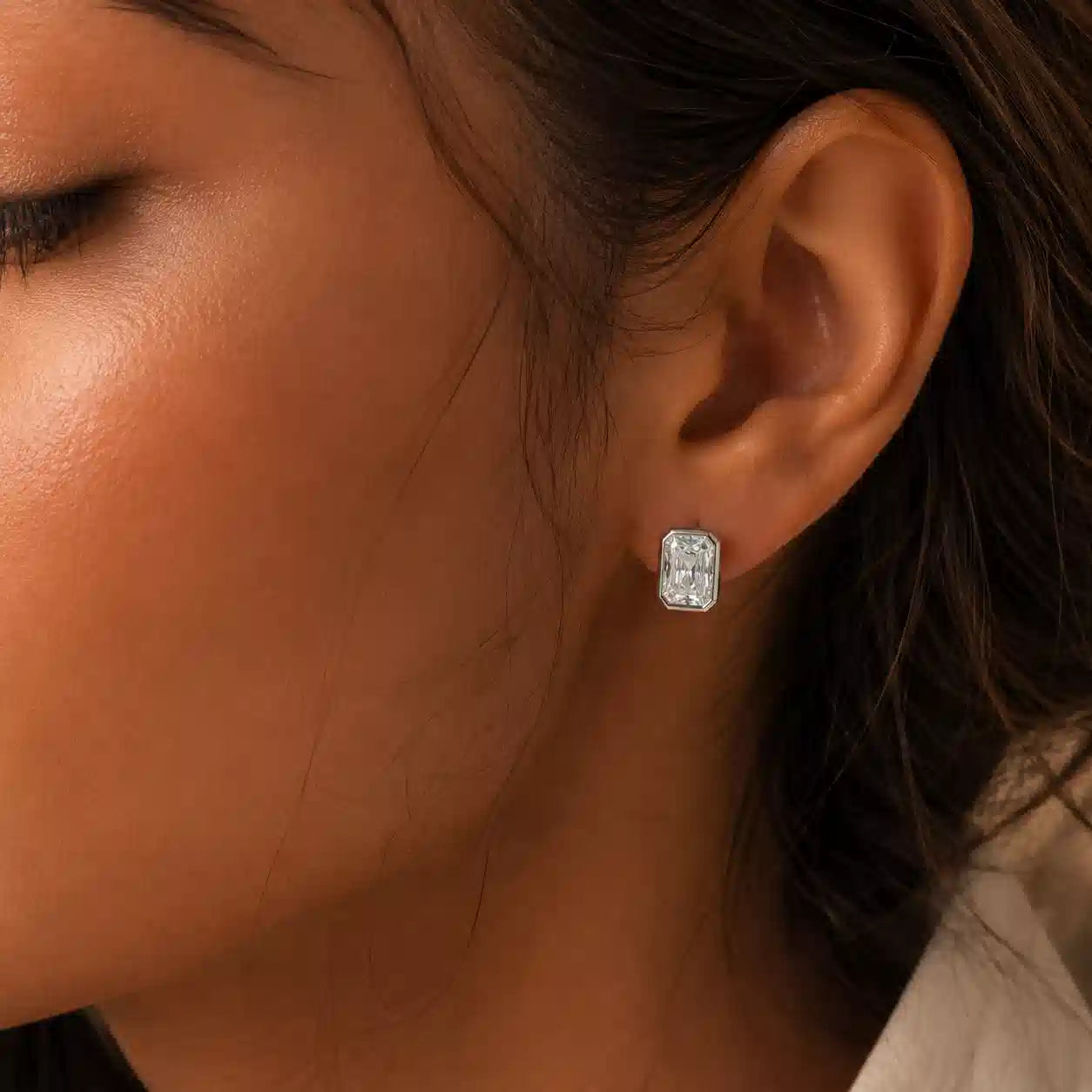 Luxury Jewelry Classic Solitaire Bezel Radiant Cut White Sapphire Stud Earrings For Women