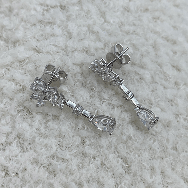 Luxury Jewelry Elegant Pear Cut White Drop Earrings For Women
