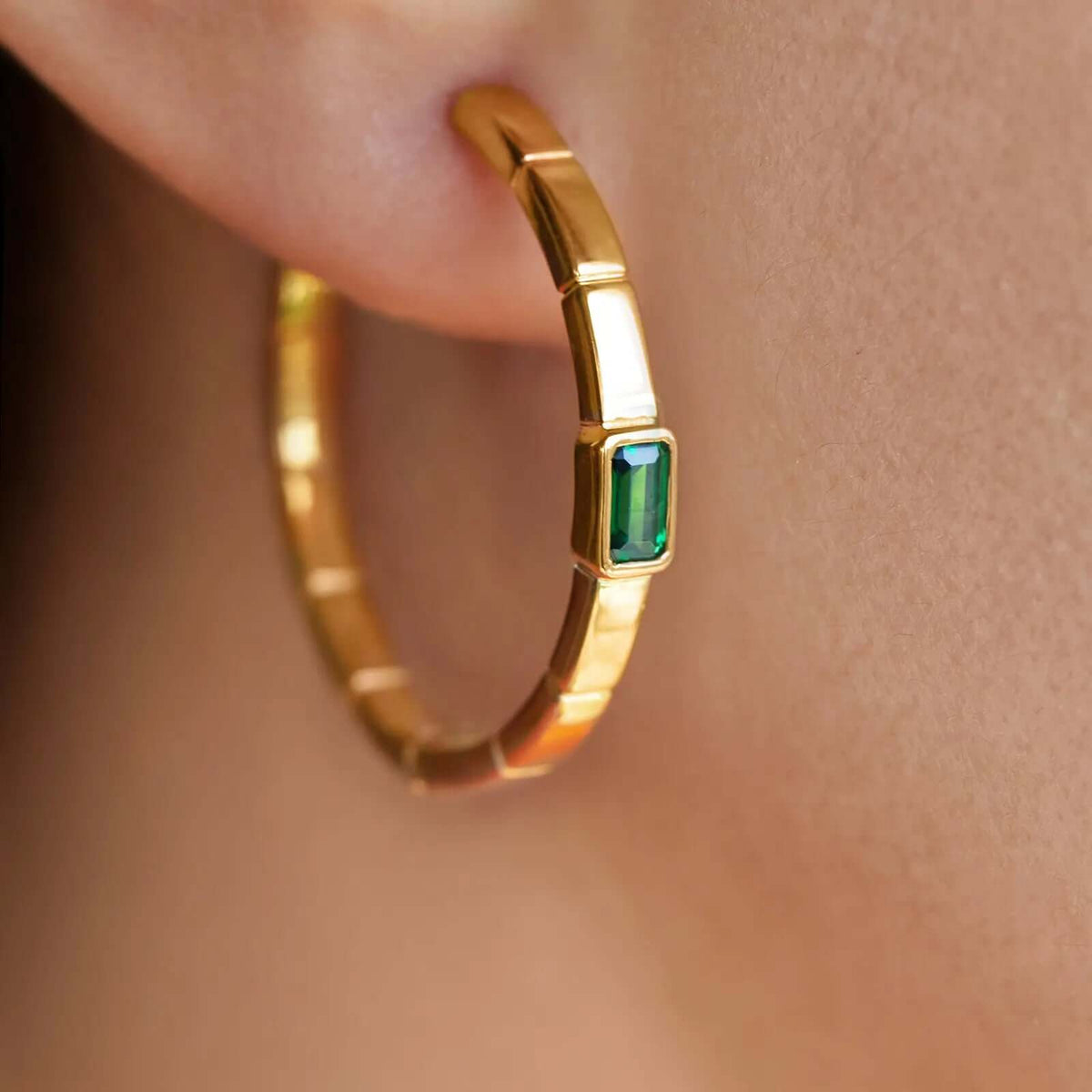 Fashion Yellow Gold Bezel Emerald Cut Emerald Sapphire Hoop Earrings For Women