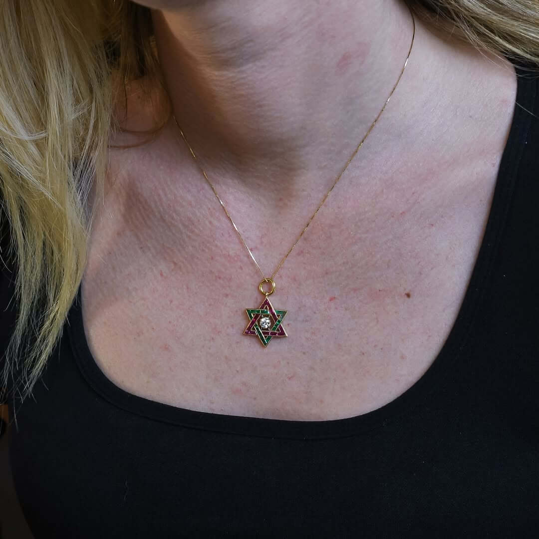 Luxury Jewelry Golden Star Design Round & Baguette Cut White & Emerald & Ruby Sapphire Pendant Necklace For Women