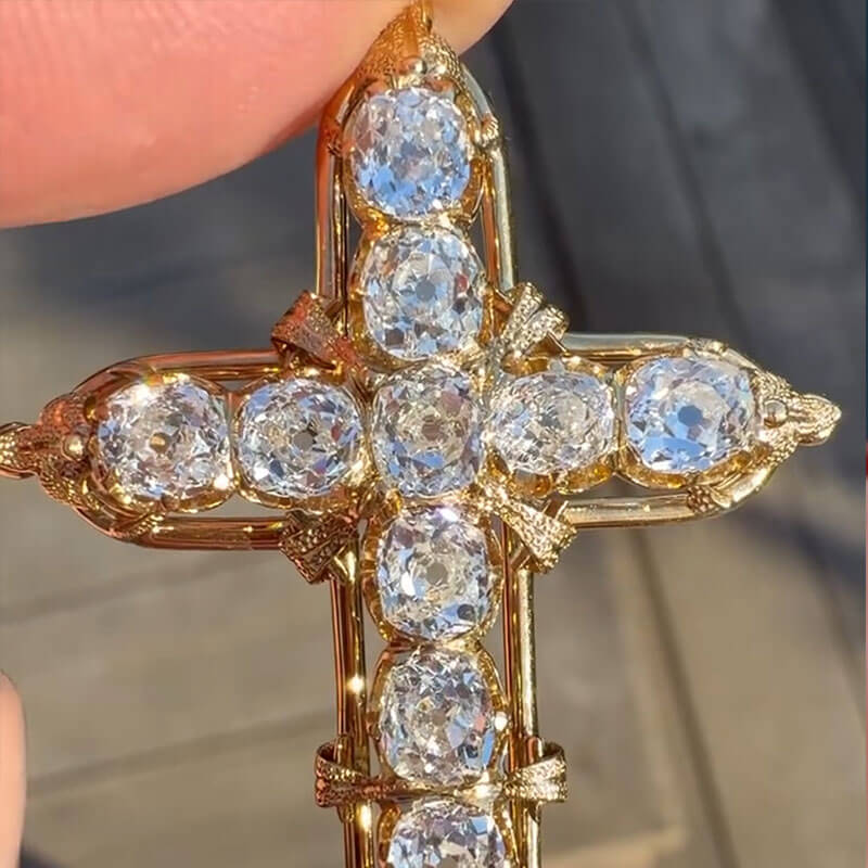 Luxury Jewelry Vintage Golden Cushion Cut White Sapphire Cross Pendant Necklace For Women