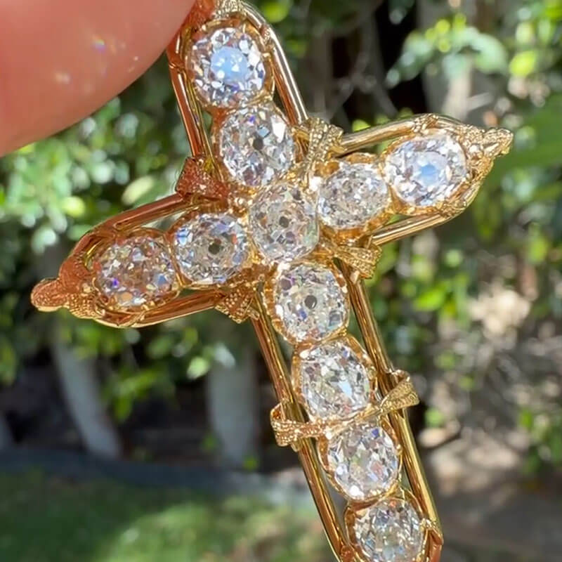 Luxury Jewelry Vintage Golden Cushion Cut White Sapphire Cross Pendant Necklace For Women