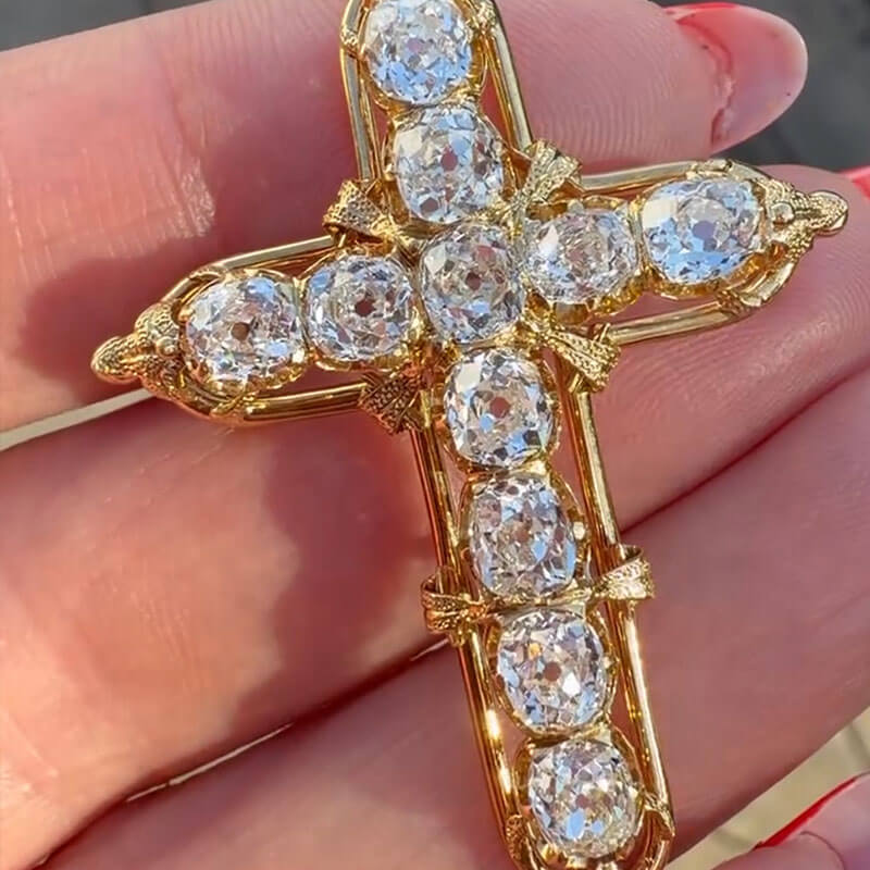 Luxury Jewelry Vintage Golden Cushion Cut White Sapphire Cross Pendant Necklace For Women