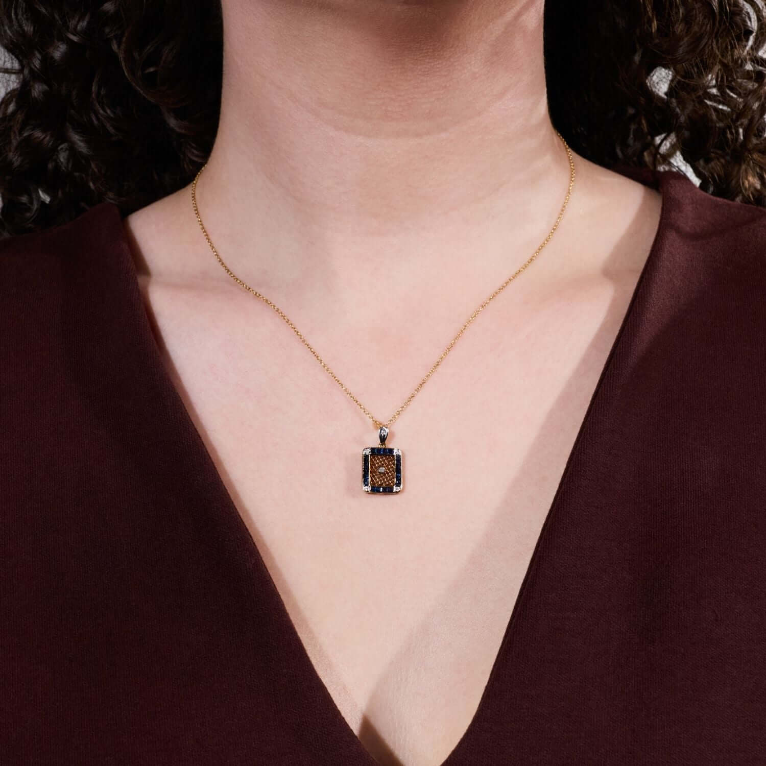 Luxury Jewelry Unique Design Golden Round & Asscher Cut White & Blue Sapphire Pendant Necklace For Women