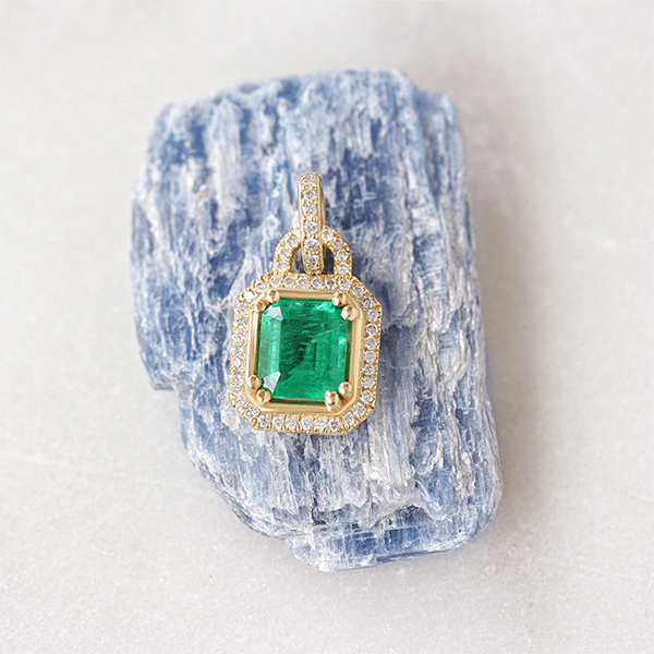 Lock Design Yellow Gold Halo Emerald Cut Emerald Sapphire Pendant Necklace For Women