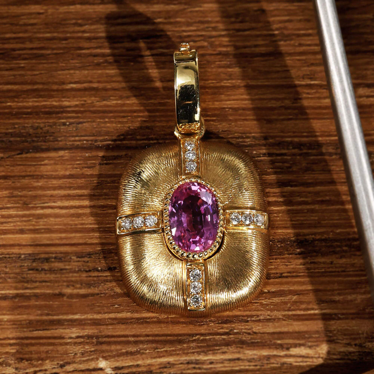 Vintage Yellow Gold Oval Cut Pink Sapphire Pendant Necklace For Women