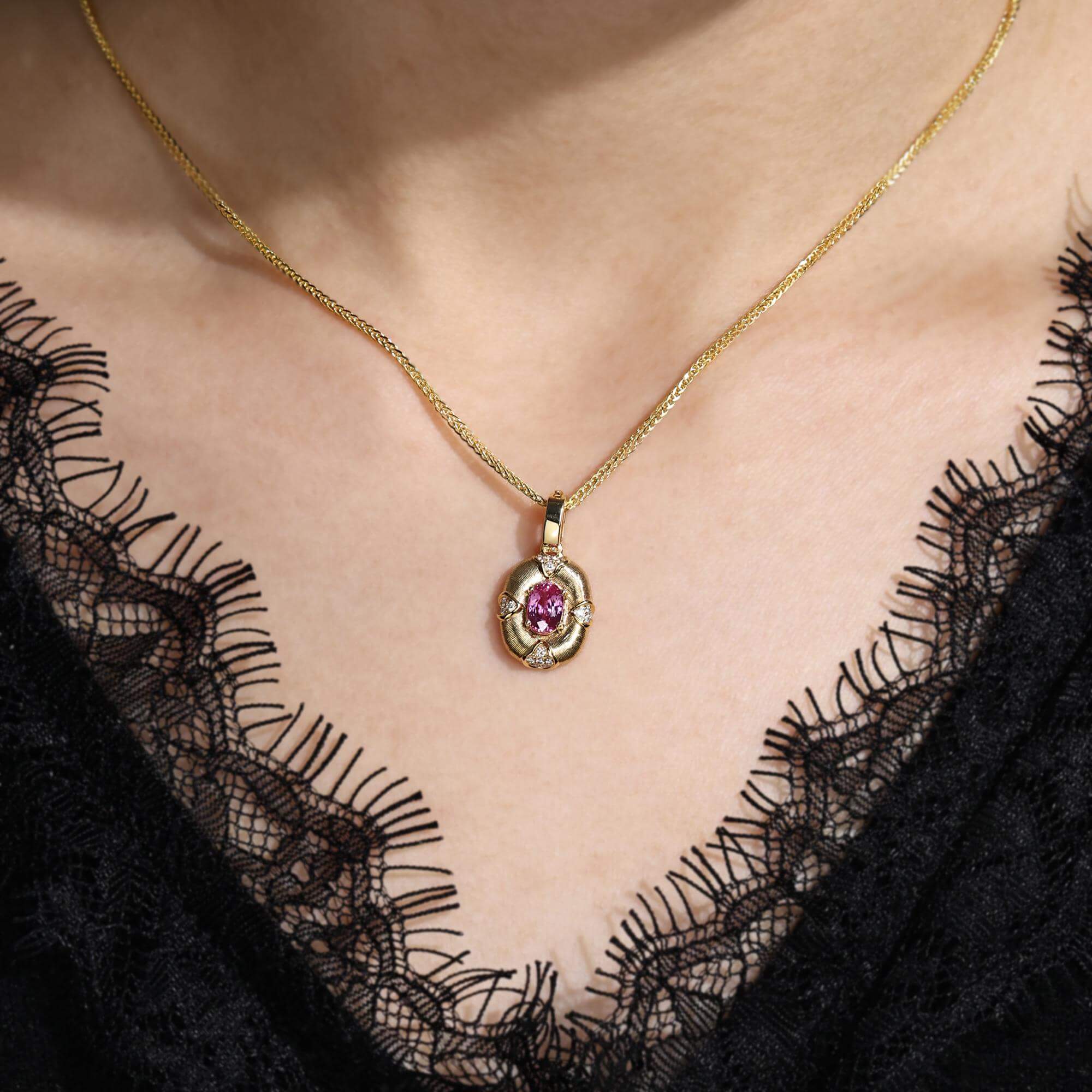 Vintage Yellow Gold Oval Cut Pink Sapphire Pendant Necklace For Women