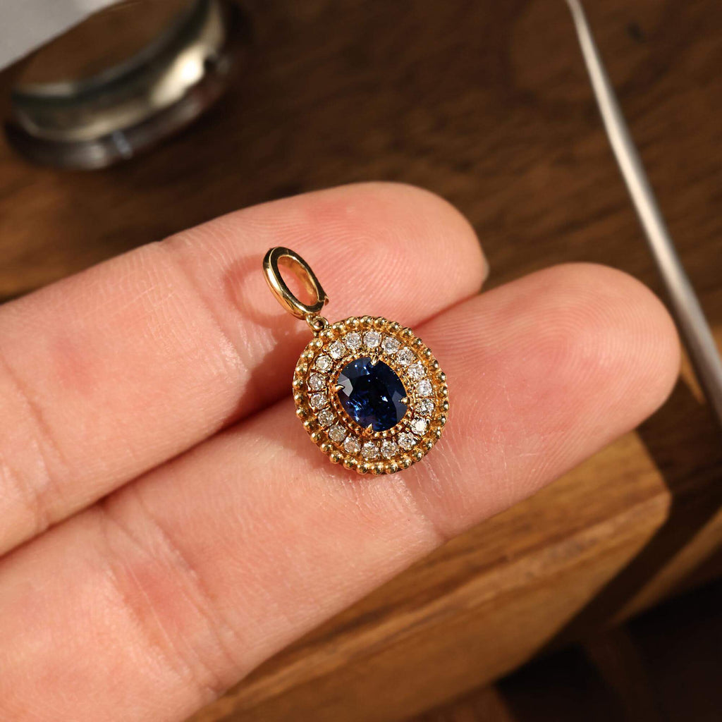 Vintage Halo Yellow Gold Oval Cut Blue Sapphire Pendant Necklace For Women