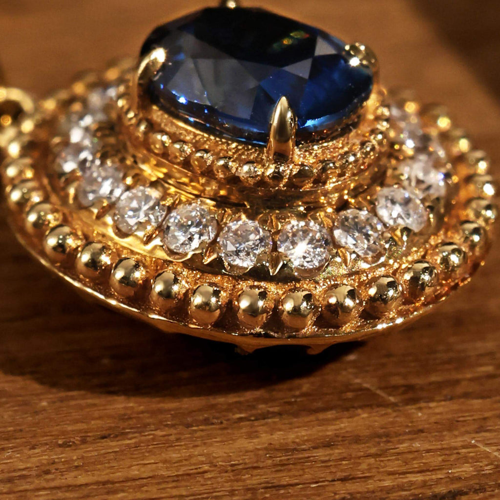 Vintage Halo Yellow Gold Oval Cut Blue Sapphire Pendant Necklace For Women