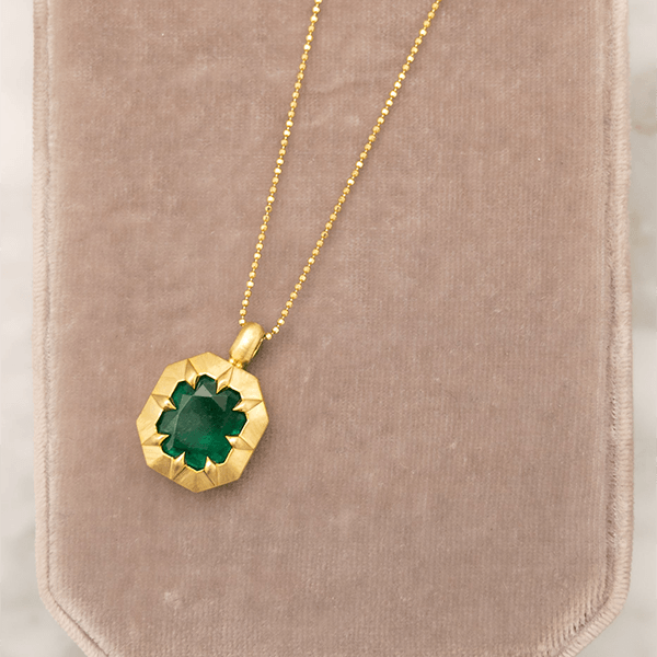 Vintage Yellow Gold Emerald Cut Emerald Sapphire Pendant Necklace For Women