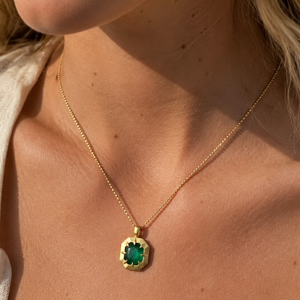 Vintage Yellow Gold Emerald Cut Emerald Sapphire Pendant Necklace For Women