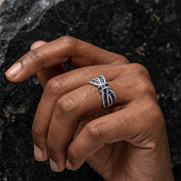 Bow Knot Design Round Cut Blue & White Sapphire Wedding Ring