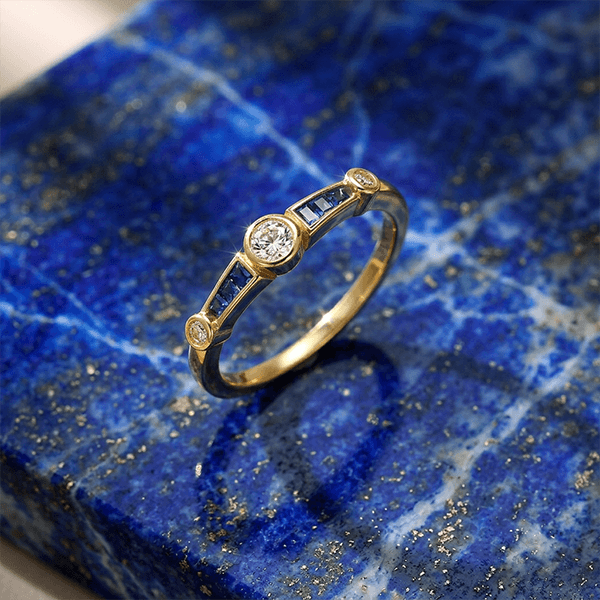 Minimalist Three-Stone Round Cut Blue Sapphire Stackable Ring In Yellow Gold