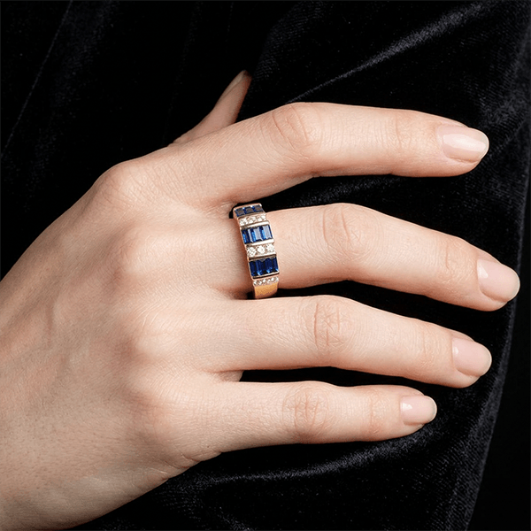 Luxury Geometric Emerald Cut Blue Sapphire Wedding Band Ring In Yellow Gold
