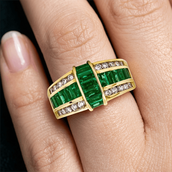 Vintage Multi-Row Emerald Cut Emerald Green Sapphire Band Ring For Women