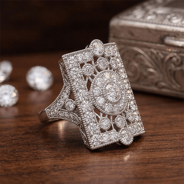 Luxury Jewelry Milgrain Bezel Round Cut White Sapphire Cocktail Ring For Women