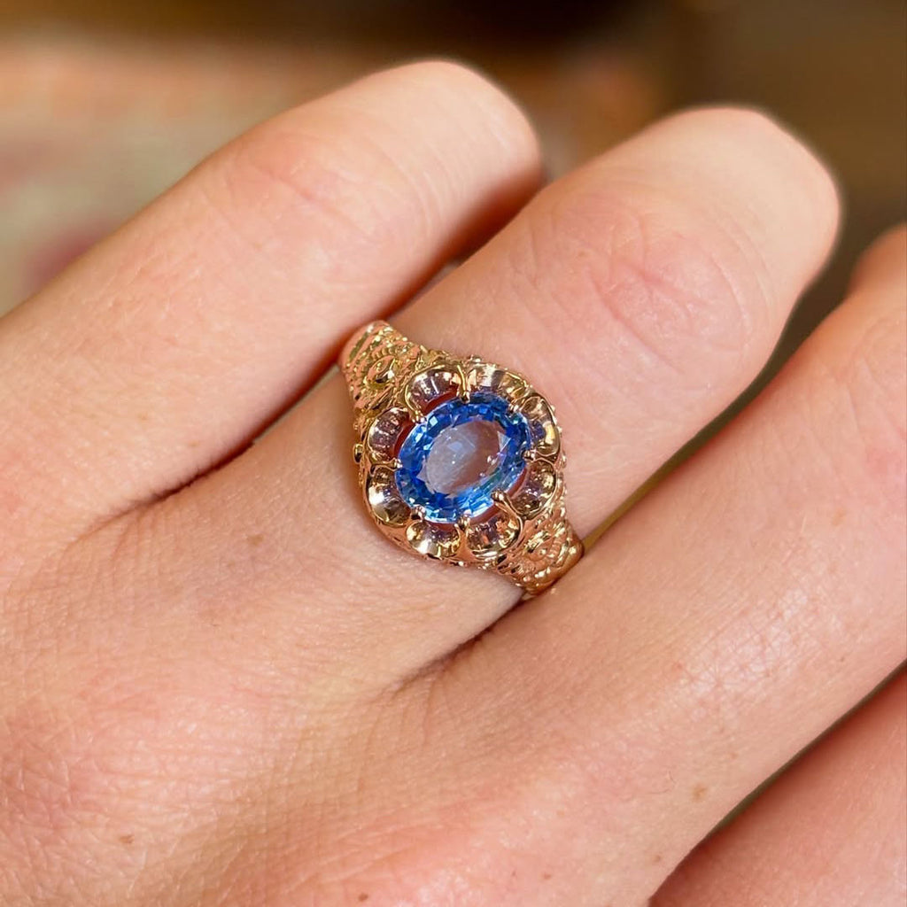 Luxury Jewelry Golden Solitaire Oval Cut Blue Sapphire Engagement Rings