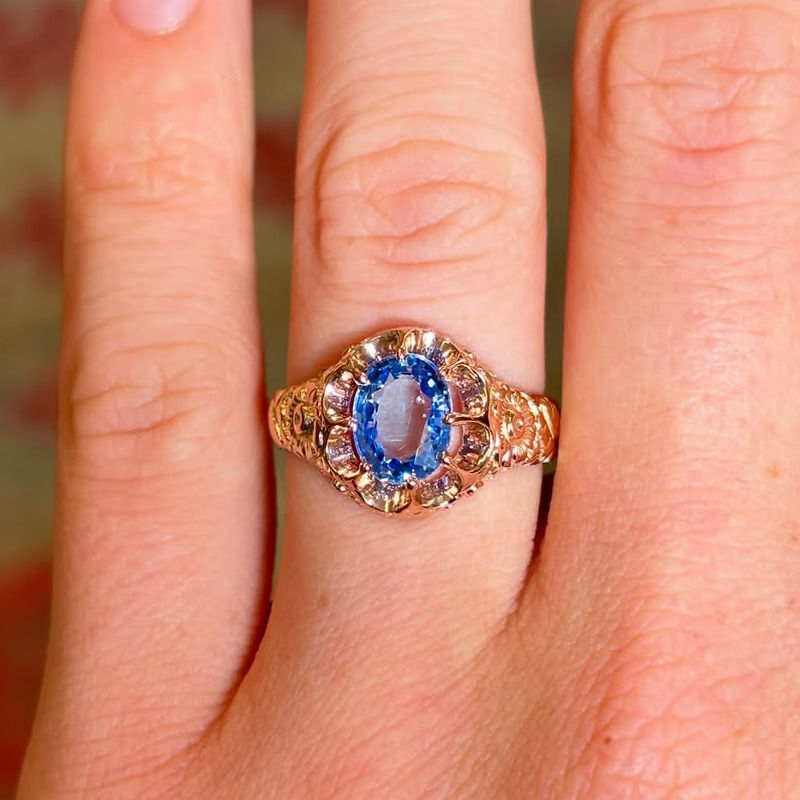 Luxury Jewelry Golden Solitaire Oval Cut Blue Sapphire Engagement Rings