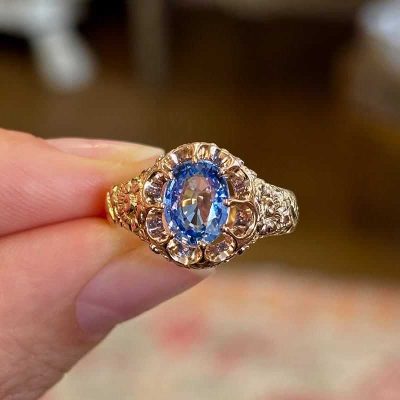 Luxury Jewelry Golden Solitaire Oval Cut Blue Sapphire Engagement Rings