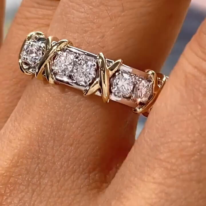 Luxury Two Tone Unique Design Round Cut White Sapphire Eternity Wedding Band For Women