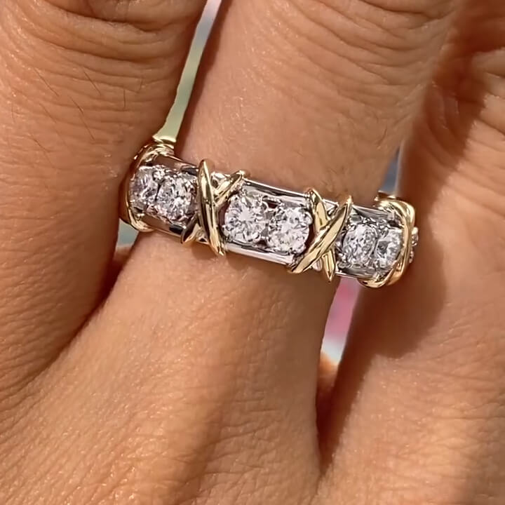 Luxury Two Tone Unique Design Round Cut White Sapphire Eternity Wedding Band For Women