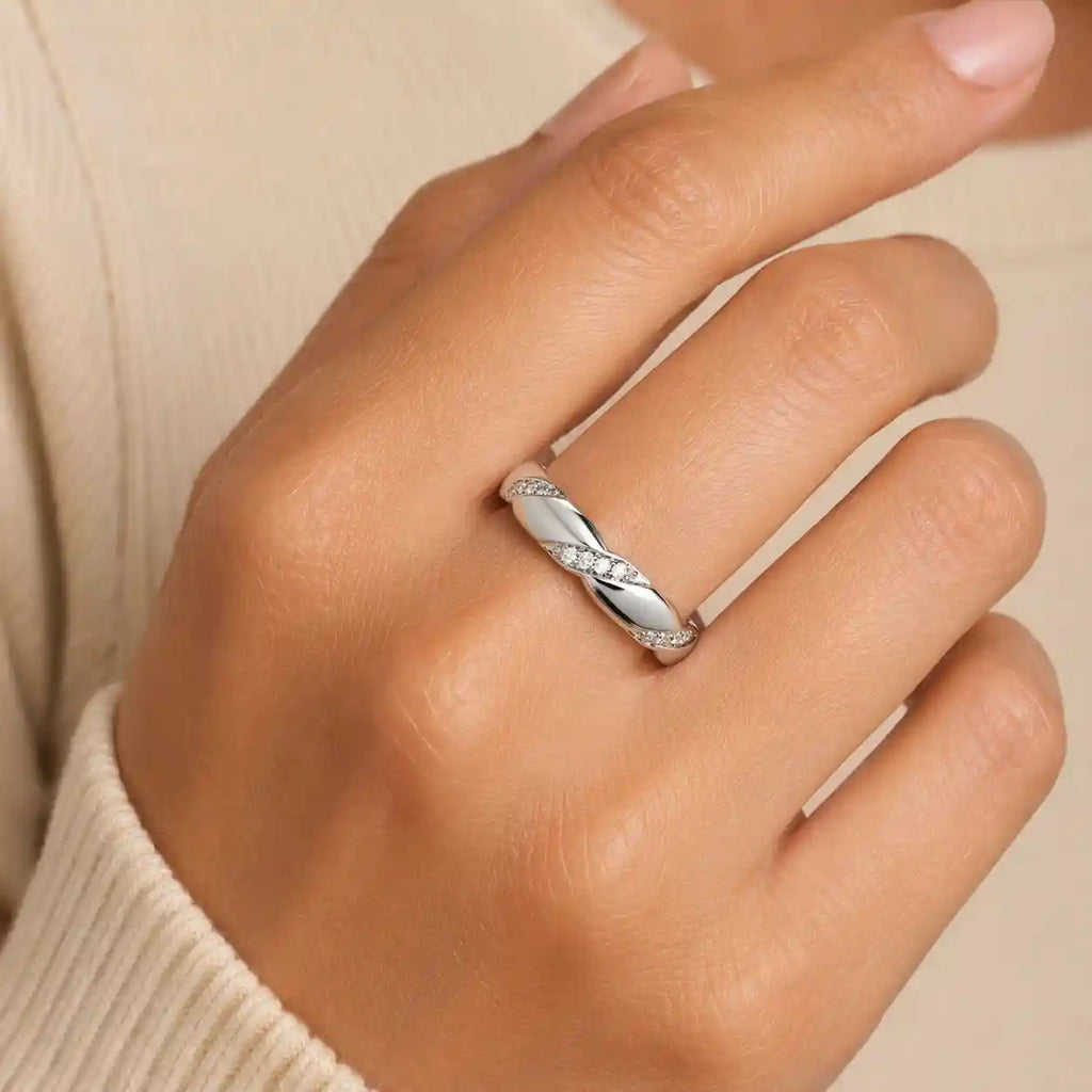 Luxury Jewelry Classic Round Cut White Sapphire Eternity Wedding Band For Women