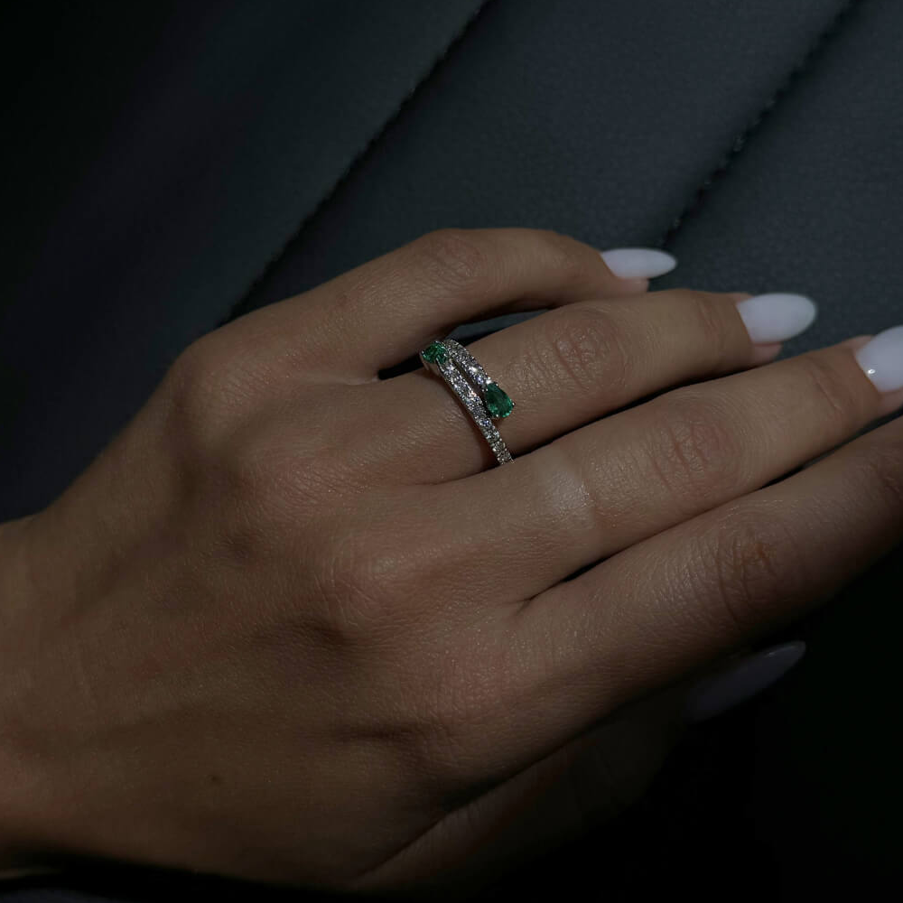 Luxury Jewelry Pear Cut Emerald Sapphire Half Eternity Wedding Band For Women