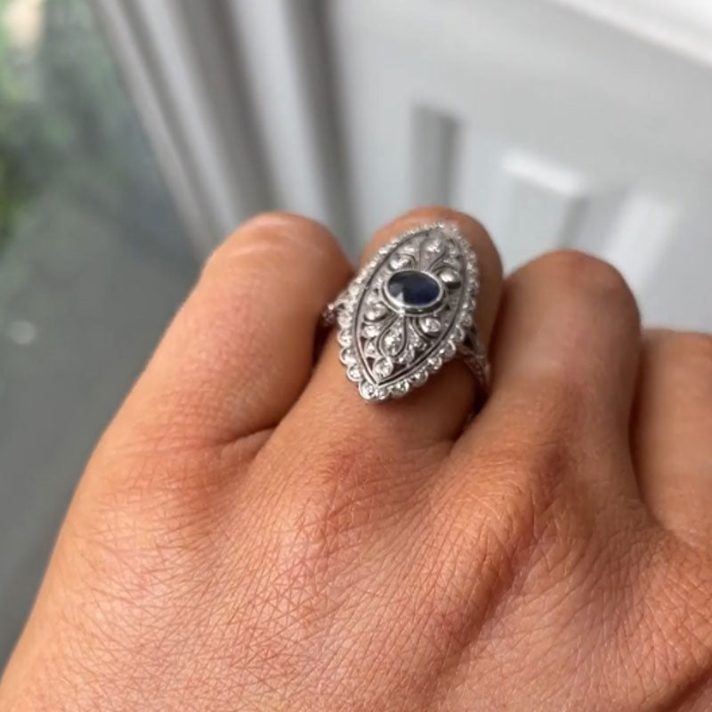 Luxury Jewelry Vintage Design Cluster Halo Round Cut Blue & White Sapphire Engagement Rings