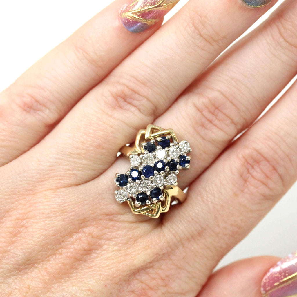 Luxury Jewelry Cluster Natural Design Golden Round Cut Blue & White Sapphire Anniversary Ring