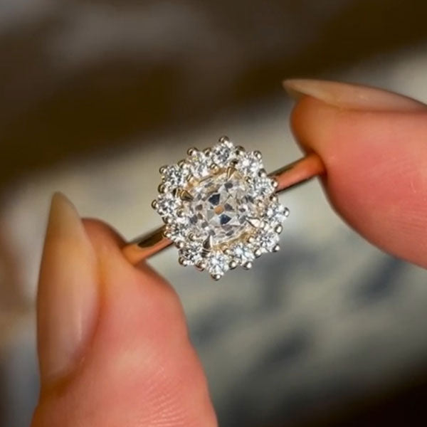 Luxury Jewelry Classic Golden Halo Cushion Cut White Sapphire Engagement Rings