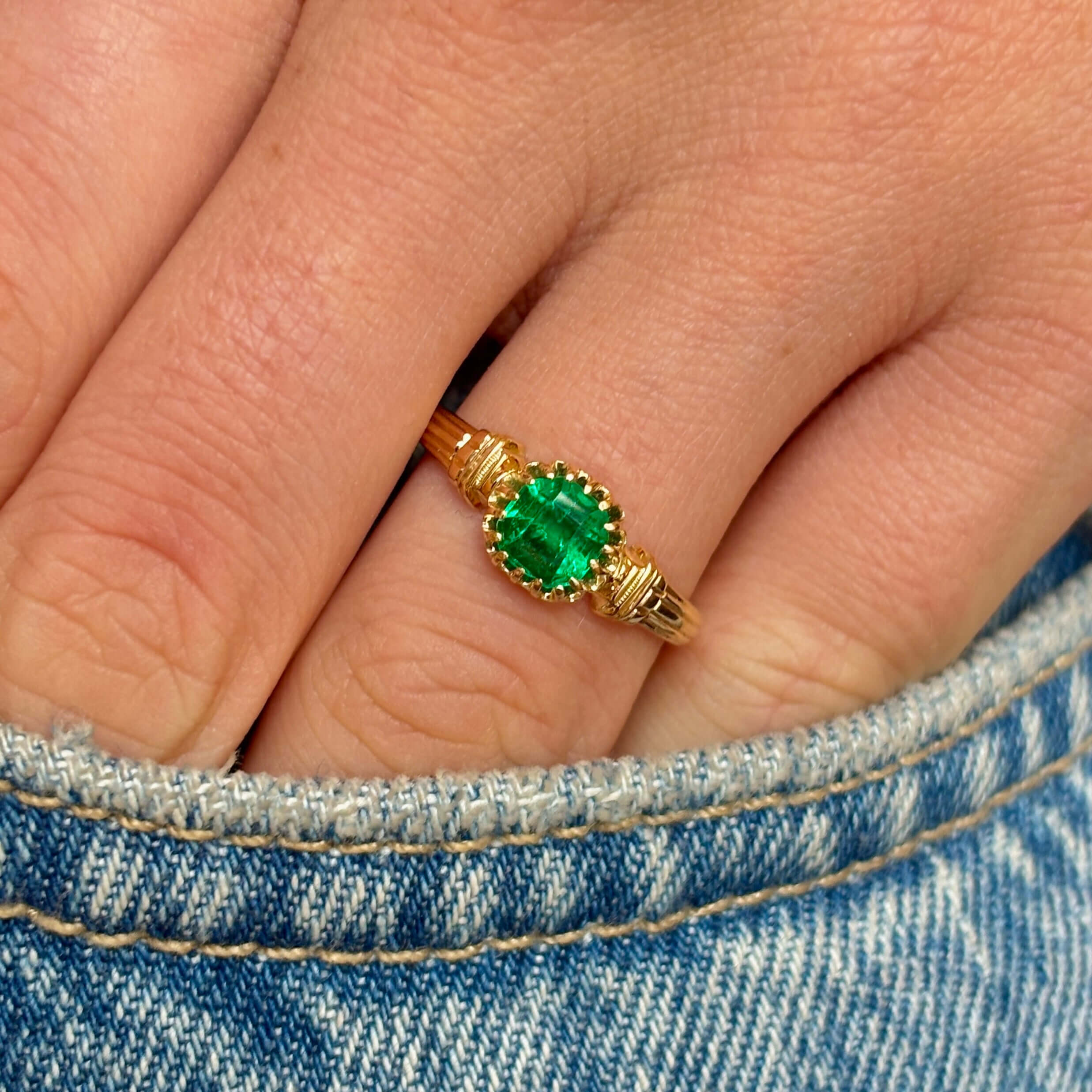 Luxury Jewelry Golden Solitaire Emerald Cut Emerald Sapphire Engagement Rings