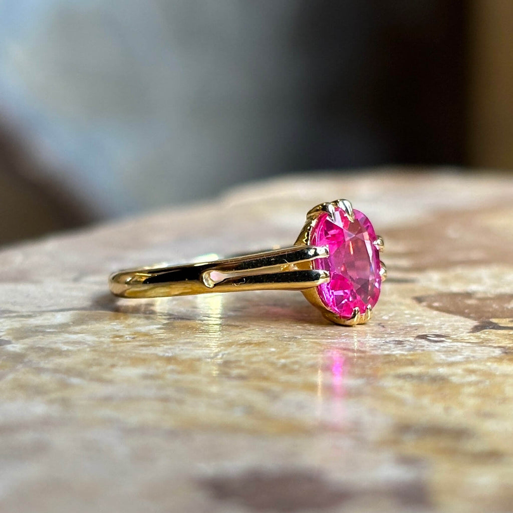 Luxury Jewelry Golden Solitaire Cushion Cut Pink Sapphire Engagement Rings