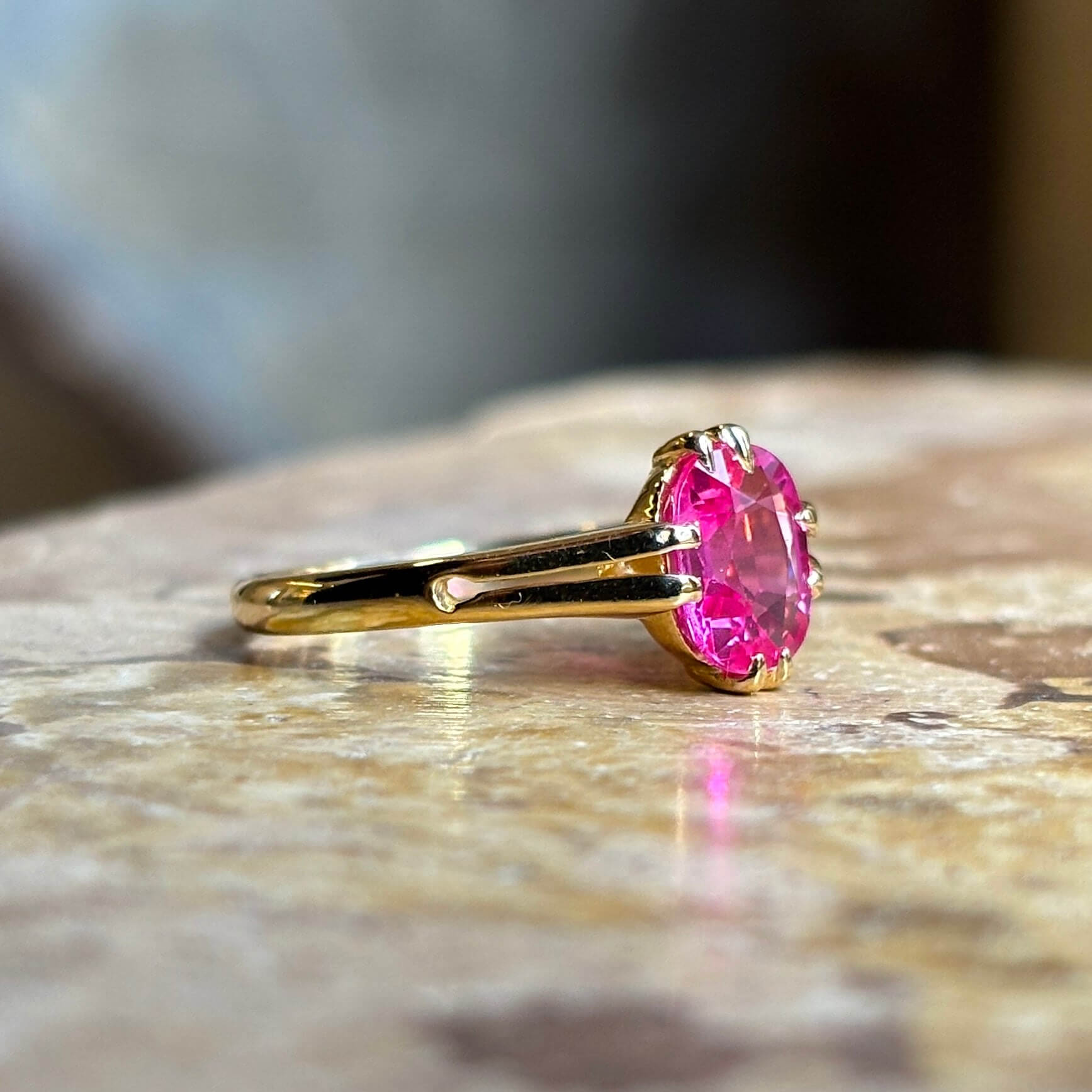 Luxury Jewelry Golden Solitaire Cushion Cut Pink Sapphire Engagement Rings