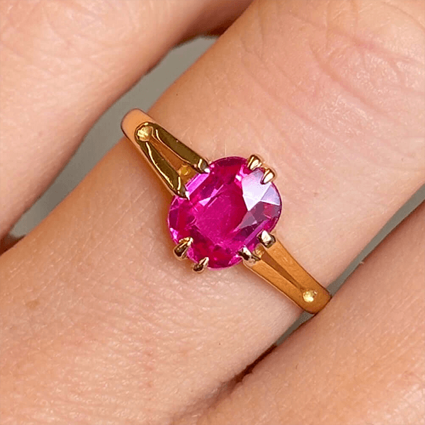 Luxury Jewelry Golden Solitaire Cushion Cut Pink Sapphire Engagement Rings