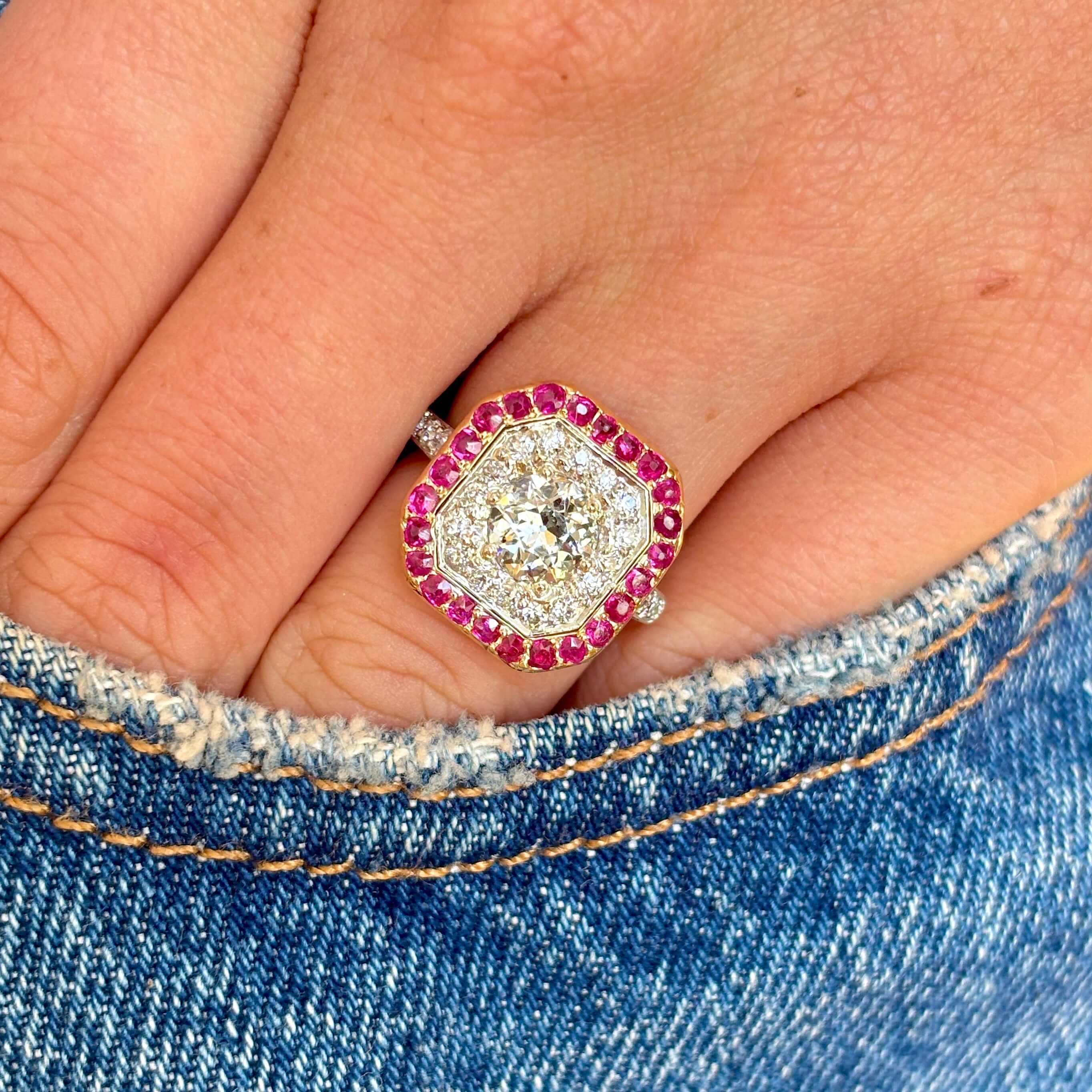 Luxury Jewelry Golden Vintage Double Halo Round Cut White & Pink Sapphire Engagement Rings
