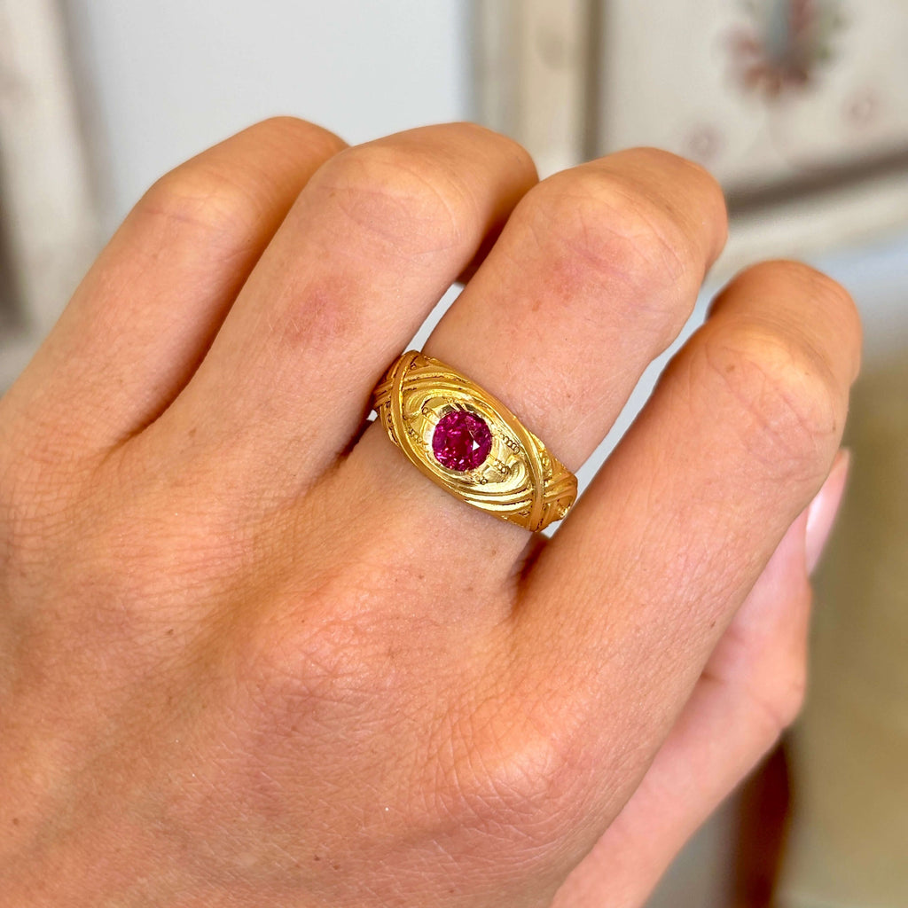 Luxury Jewelry Golden Art Nouveau Design Solitaire Round Cut Ruby Sapphire Engagement Rings