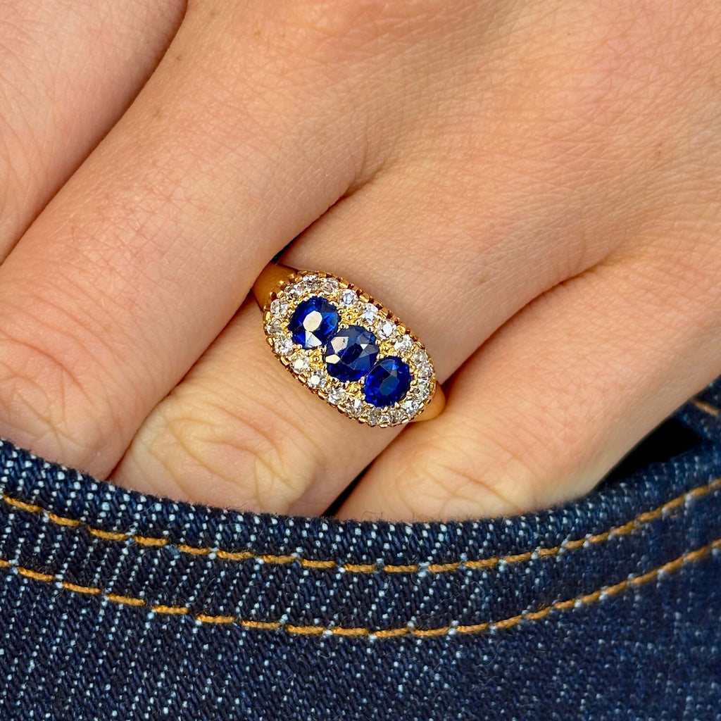 Luxury Jewelry Vintage Design Halo Oval Cut Blue & White Sapphire Half Eternity Wedding Band For Women