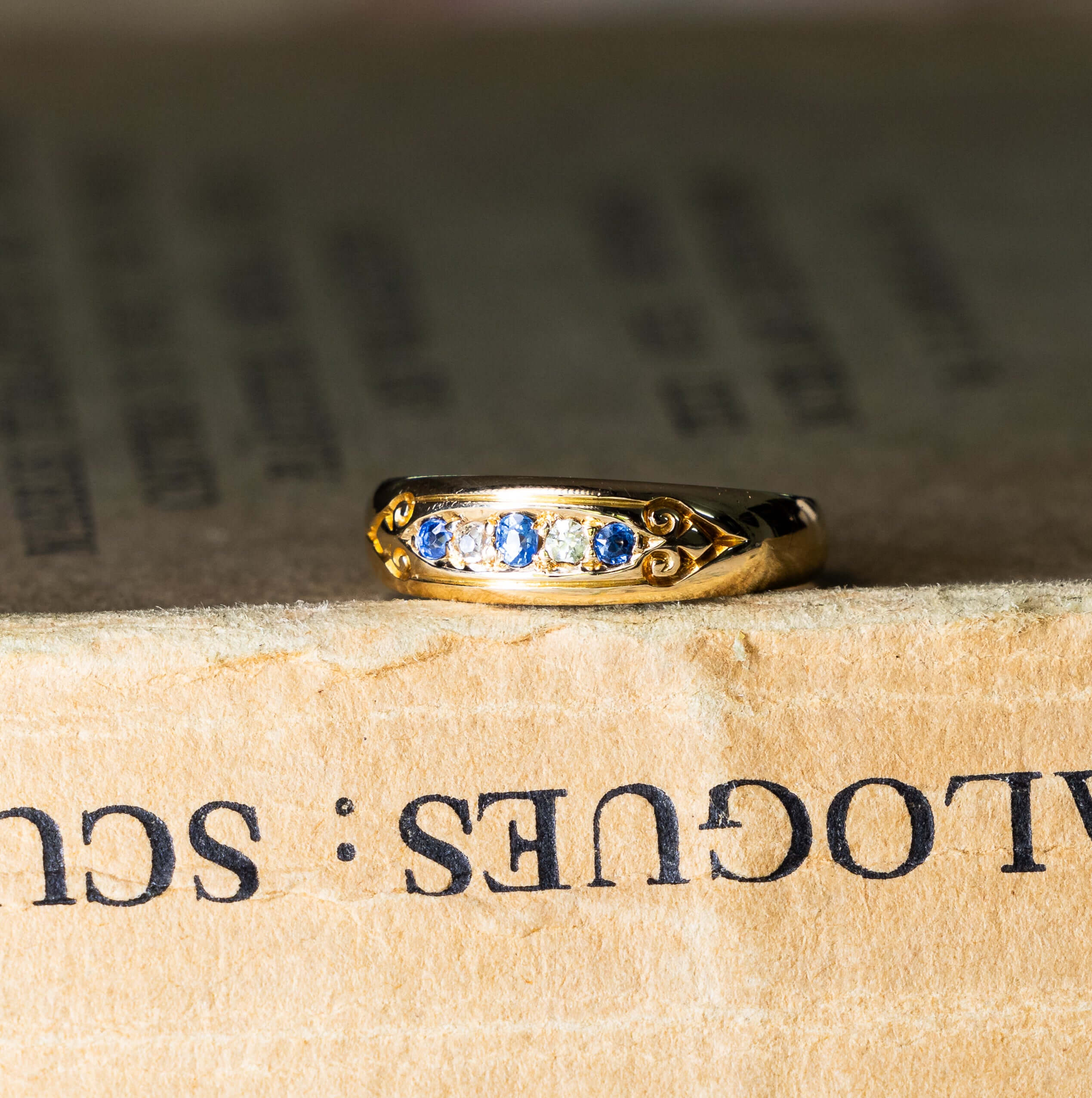 Luxury Jewelry Vintage Design Round Cut Blue & White Sapphire Half Eternity Wedding Band For Women