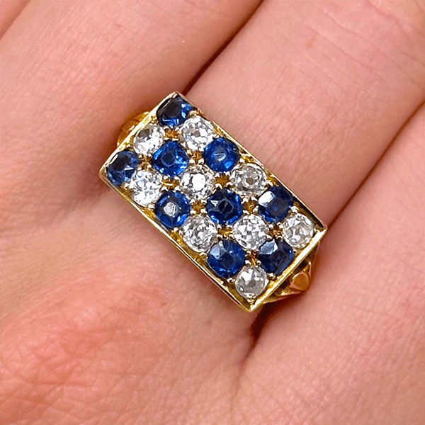 Luxury Jewelry Golden Antique Design Round Cut Blue & White Sapphire Half Eternity Wedding Band For Women