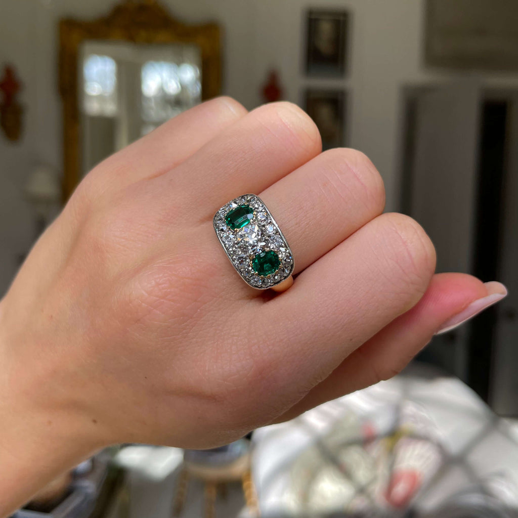 Luxury Jewelry Antique Design Two Tone Halo Round & Cushion Cut Emerald & White Sapphire Half Eternity Wedding Band For Women